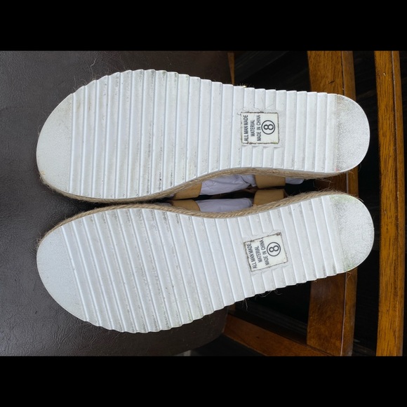 Soda Strappy Tan Sandals size 8 - Picture 7 of 10